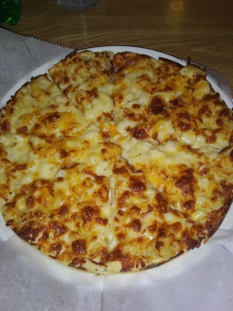 Macaroni and Cheese Pizza